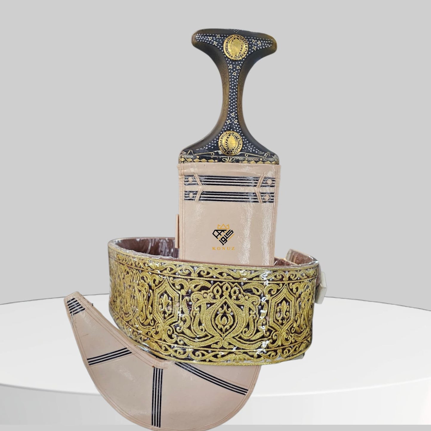 ‏جنبية يمني شغل يد ￼