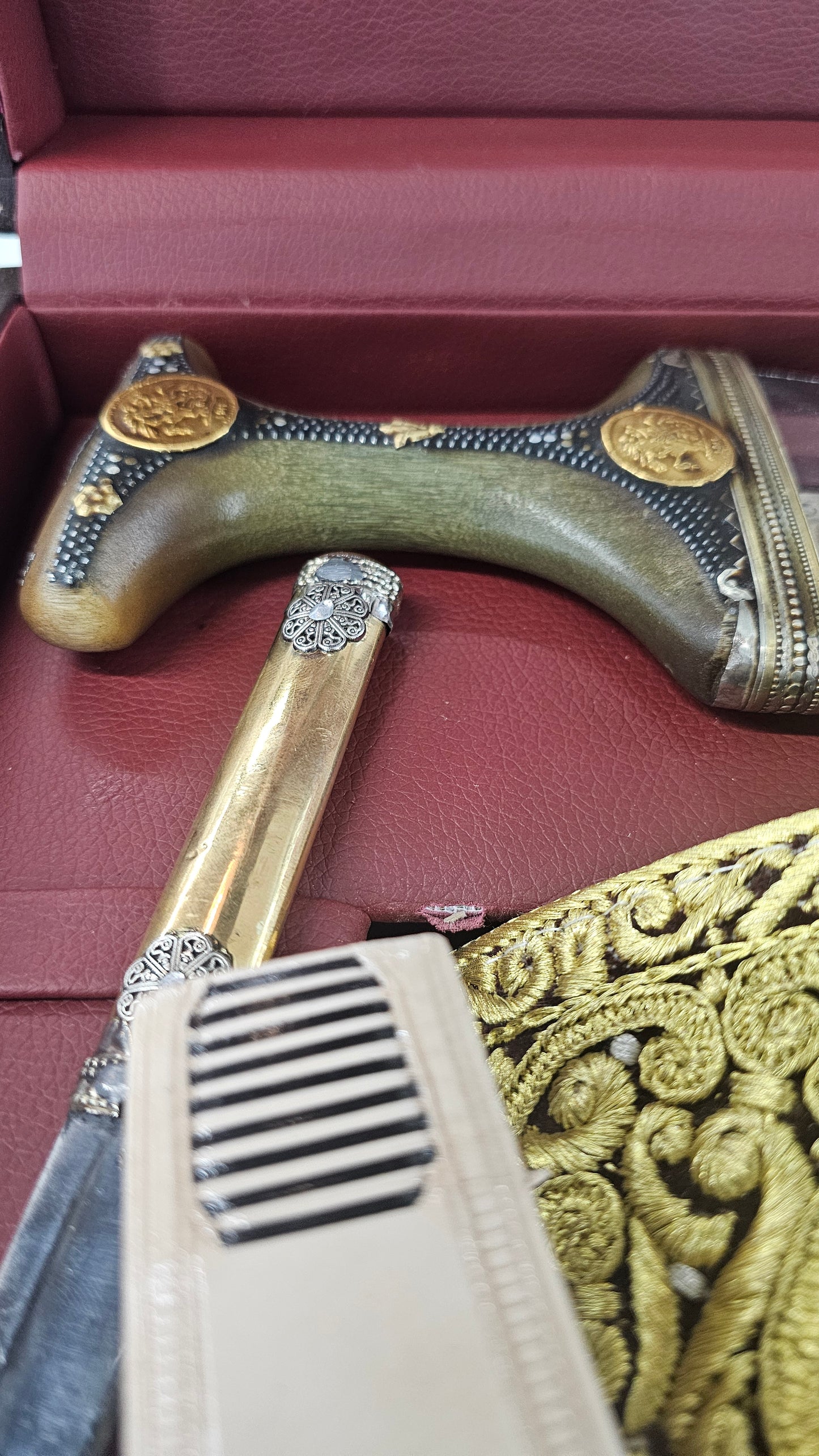 جنبية يمني شغل يد عزيري