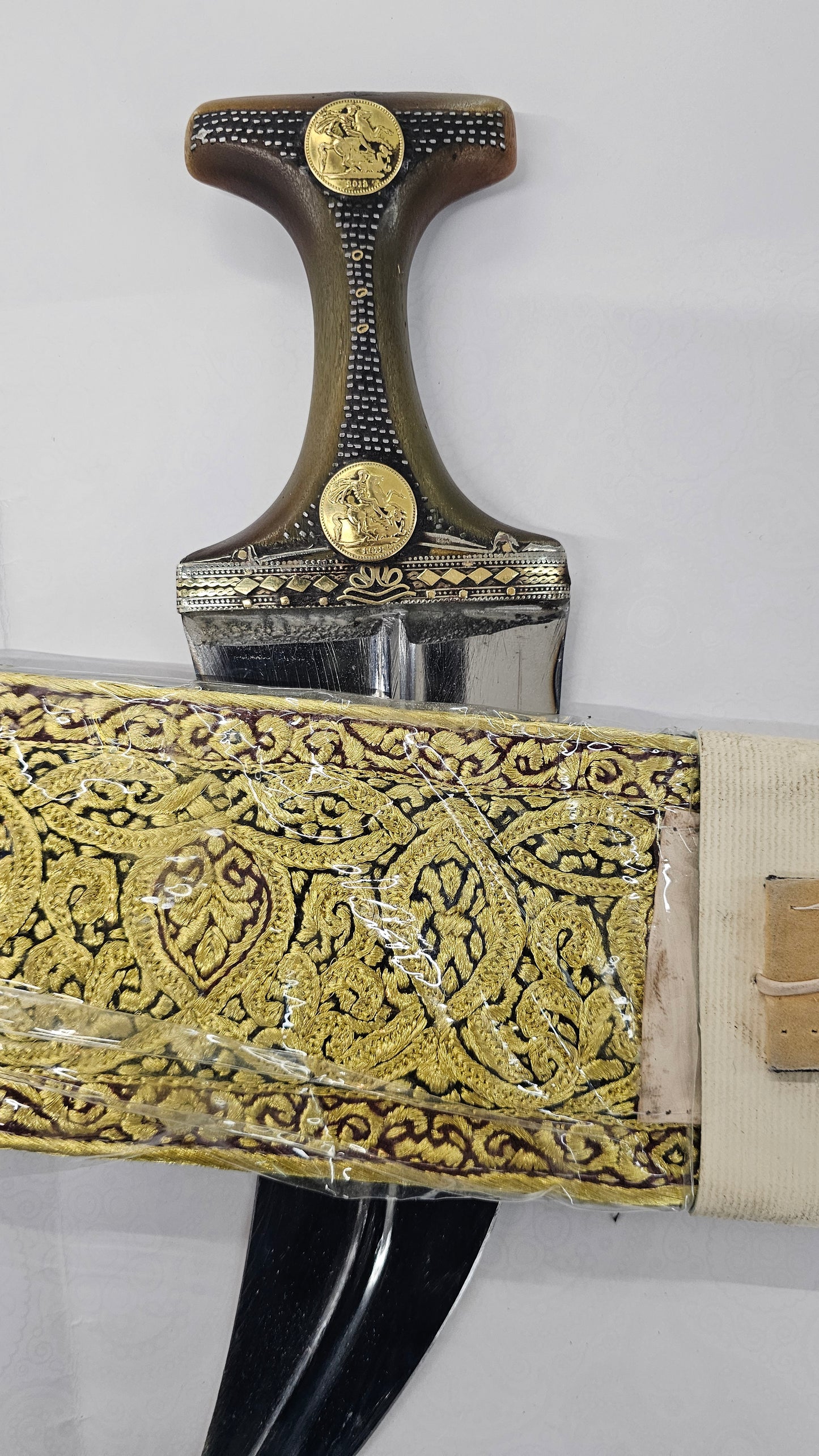 جنبيه يمني شغل يد